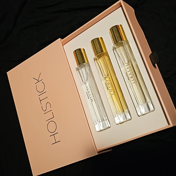 Holistick roller ball fragrances in beautiful gift box. Never used - Picture 2 of 4